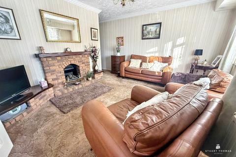 3 bedroom semi-detached house for sale, Borrowdale Road, Benfleet