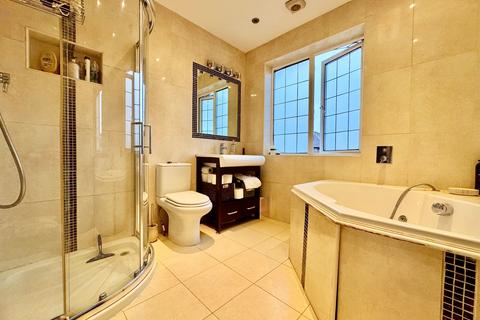 5 bedroom house for sale, Whitchurch Gardens, Edgware, HA8