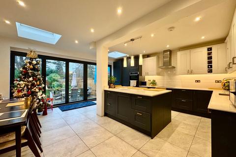 5 bedroom house for sale, Whitchurch Gardens, Edgware, HA8