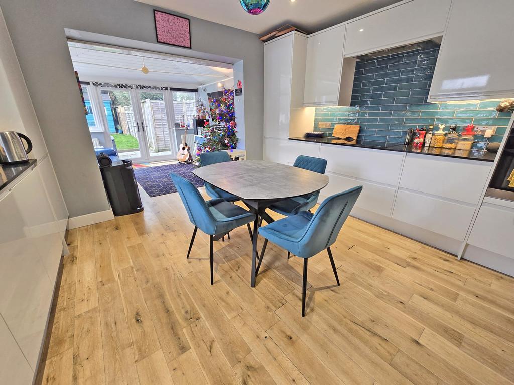 Kitchen area 2