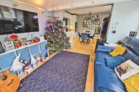2 bedroom ground floor flat for sale, Wilbury Gardens, Hove BN3
