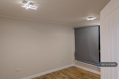 2 bedroom flat to rent, Park Lane, Wembley, HA9