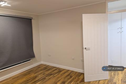 2 bedroom flat to rent, Park Lane, Wembley, HA9
