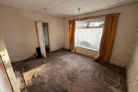 3 bedroom semi-detached house for sale, Kingsway Park, Urmston