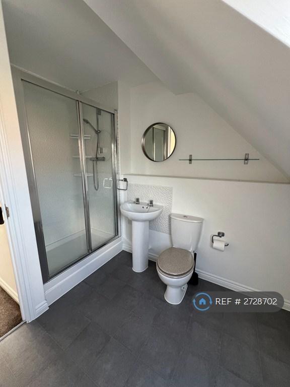 Master En-Suite