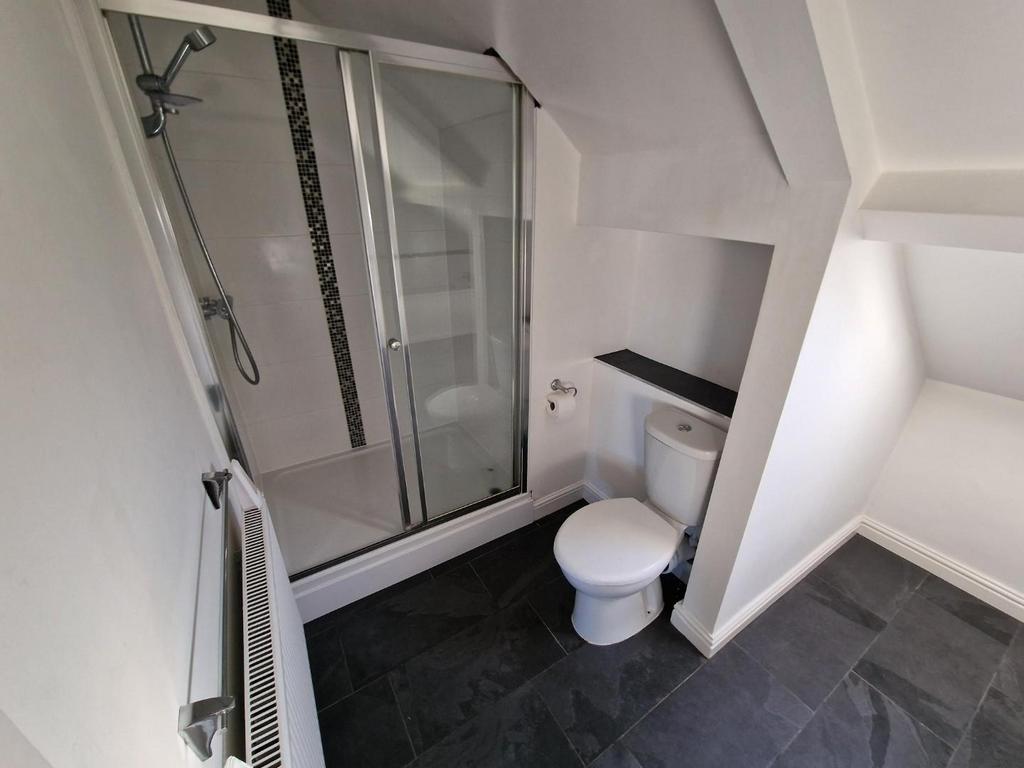 Bathroom - 1.jpg