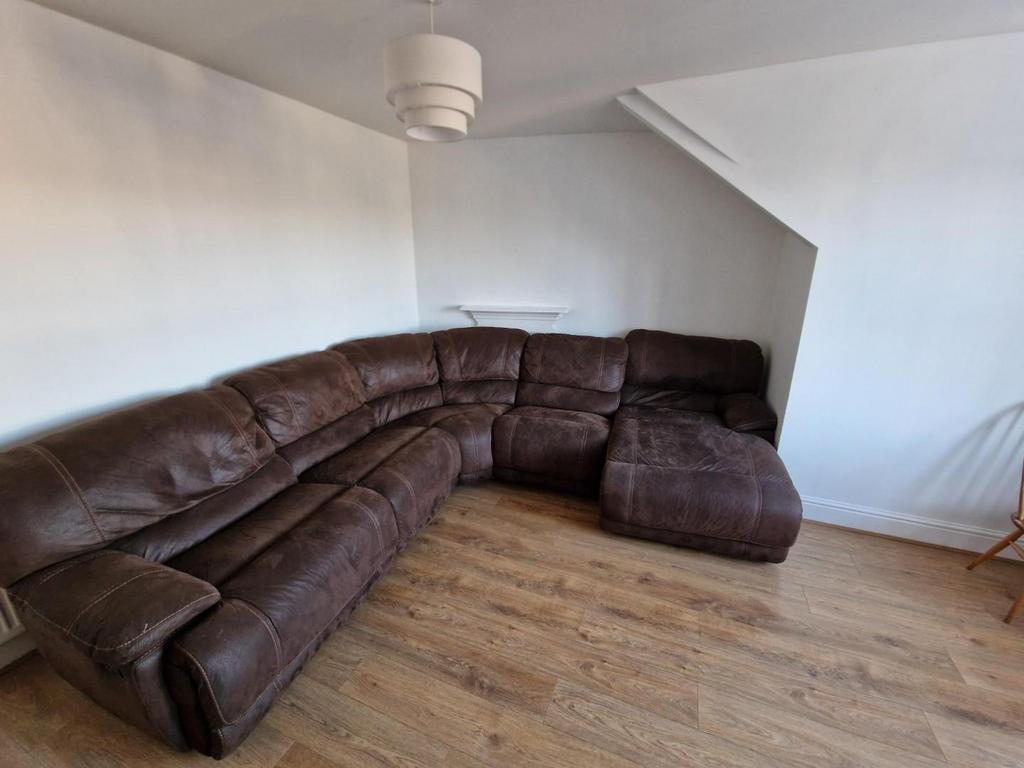 Lounge - 2.jpg