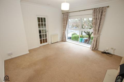 2 bedroom flat to rent, Thorngrove Avenue, Manchester M23