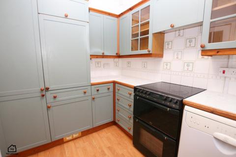 2 bedroom flat to rent, Thorngrove Avenue, Manchester M23