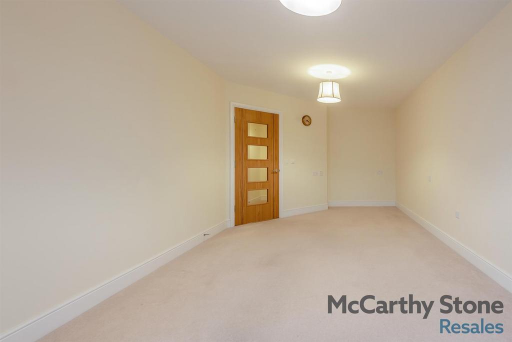 8673405-interior09.jpg
