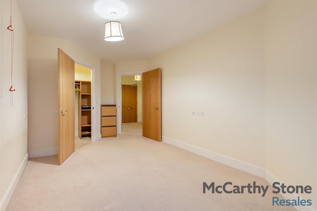 8673405-interior02.jpg
