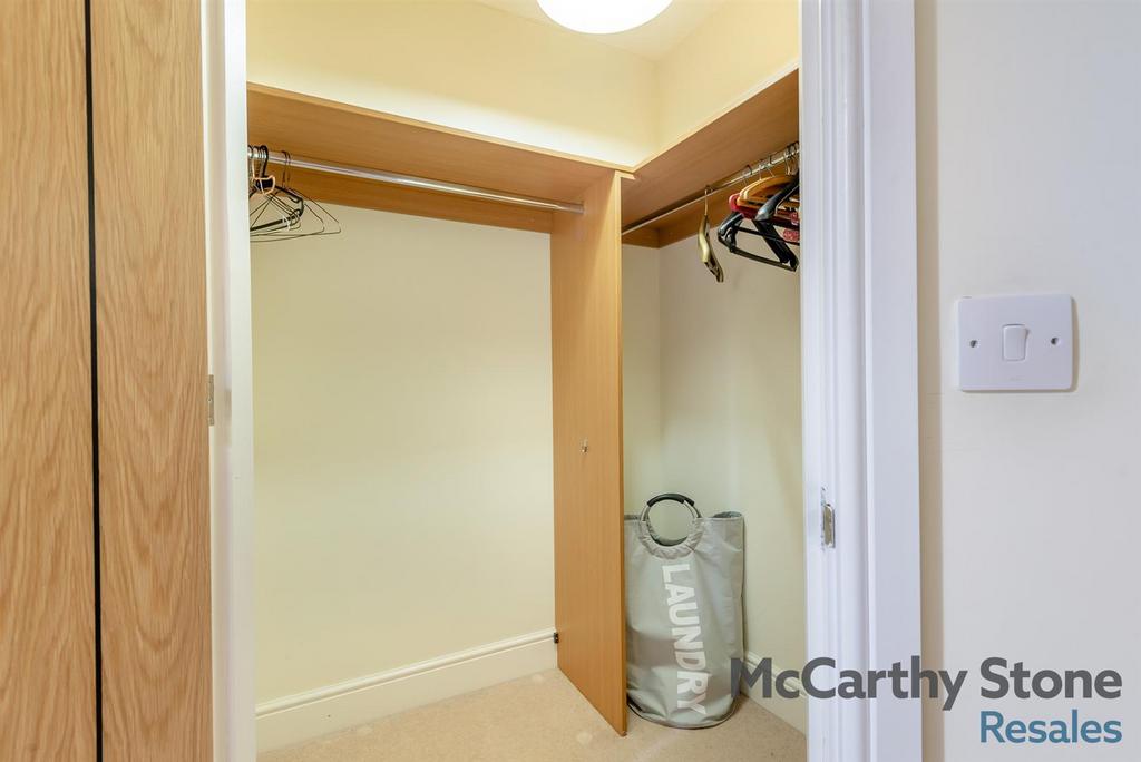 8673405-interior01.jpg