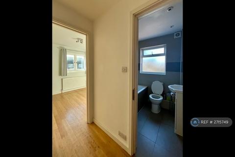 undefined, Isleworth, Isleworth, TW7