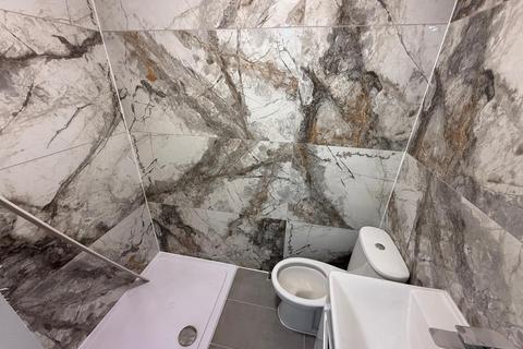 4 bedroom semi-detached house to rent, Toronto Avenue, London E12