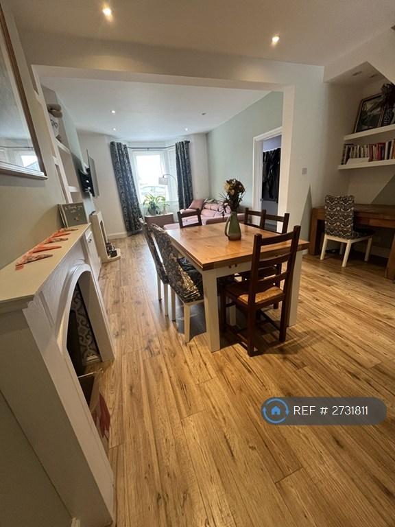Living/Dining Area