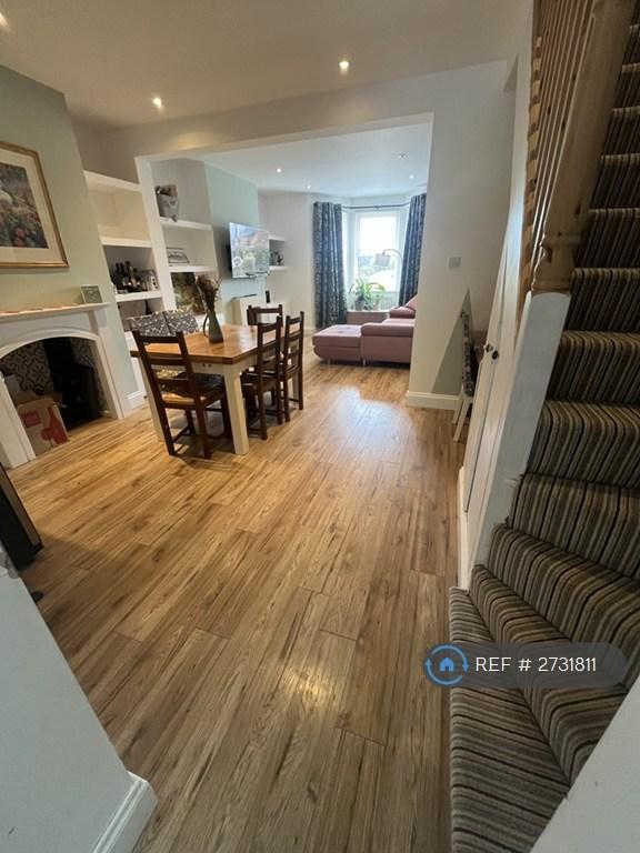 Living/Dining Area