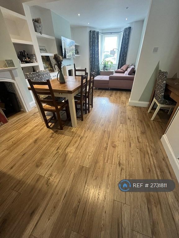 Living/Dining Area