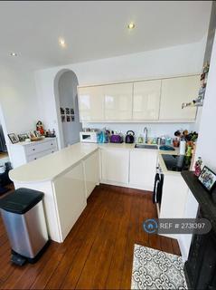 2 bedroom flat to rent, Holmesdale Road, London, SE25