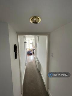 2 bedroom flat to rent, Holmesdale Road, London, SE25