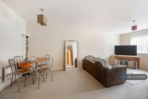 2 bedroom flat to rent, Ladybarn Lane, Manchester, M14