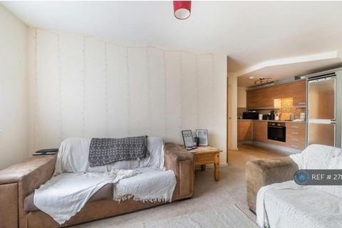 2 bedroom flat to rent, Ladybarn Lane, Manchester, M14