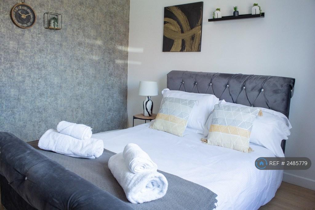 Mesh Accommodation Comfortable, And Move-In Ready