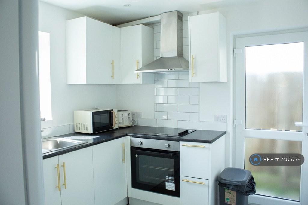 Mesh Accommodation Clean, Hygienic Kitchen