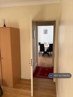 1 bedroom in a flat share to rent, Hereford Road, Notting Hill, W2