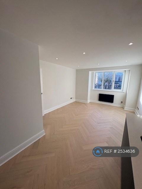 Living Room/Kitchen