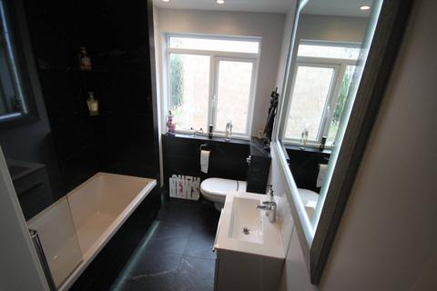 2 bedroom flat to rent, Inner Park Road, Southfields, London, SW19