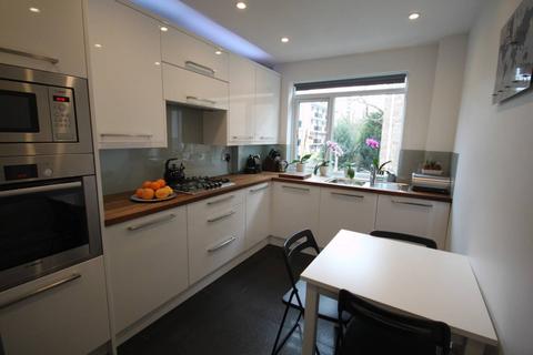2 bedroom flat to rent, Inner Park Road, Southfields, London, SW19