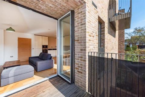 undefined, Narrowboat Avenue, London, TW8