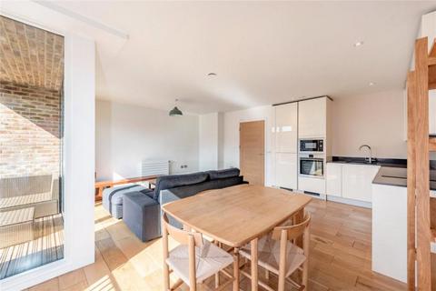 undefined, Narrowboat Avenue, London, TW8