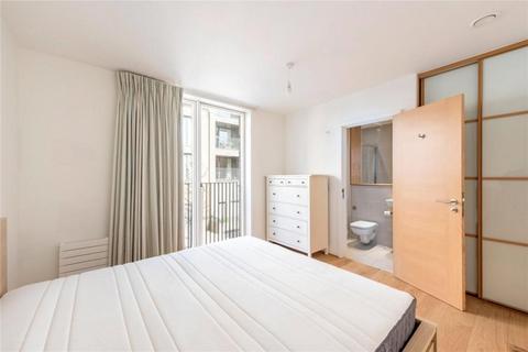 undefined, Narrowboat Avenue, London, TW8