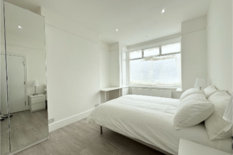 undefined, Clifton Avenue, Wembley HA9