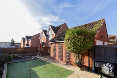 undefined, Dulwich Avenue, Basildon SS15