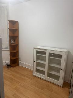 1 bedroom house to rent, Mostyn Avenue, Wembley