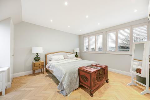 undefined, Hodford Road, London