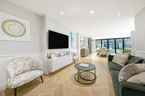 undefined, Hodford Road, London