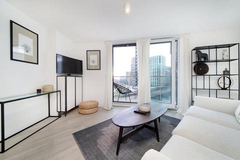 2 bedroom flat for sale, Queenstown Road, London