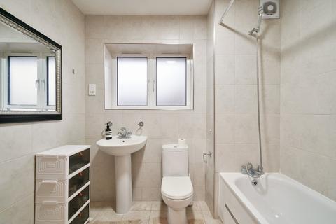 3 bedroom flat to rent, Verity House, Abercorn Place, St John's Wood, London