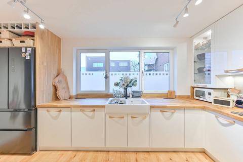 3 bedroom terraced house for sale, Vibart Gardens, Tulse Hill, London, SW2