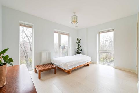 3 bedroom flat for sale, 92 St Clements Avenue, London E3