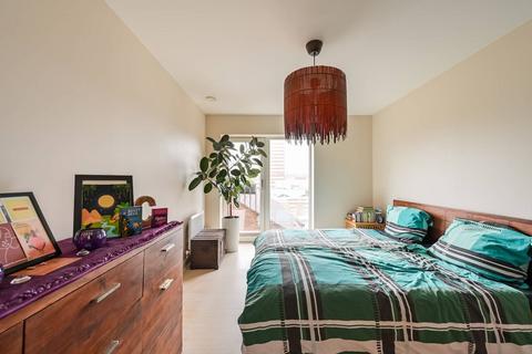 3 bedroom flat for sale, 92 St Clements Avenue, London E3