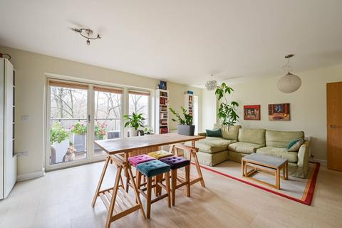 3 bedroom flat for sale, 92 St Clements Avenue, London E3