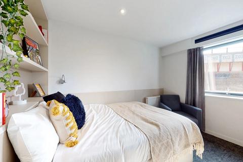 Studio to rent, Lambeth Road