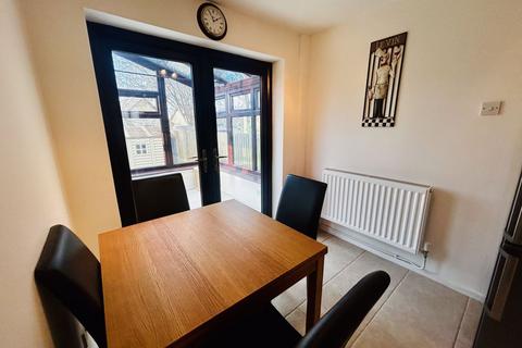 2 bedroom house to rent, Primrose Close, Cowbridge