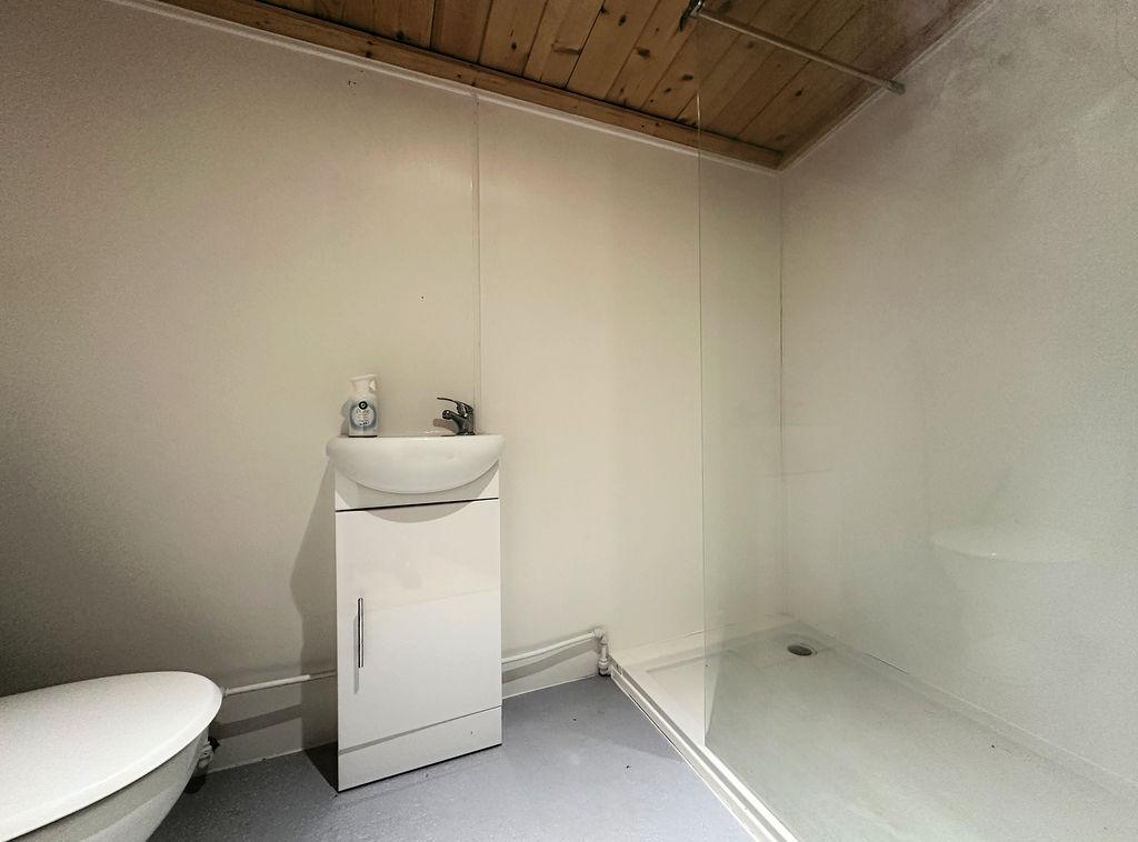 Annex Shower Room