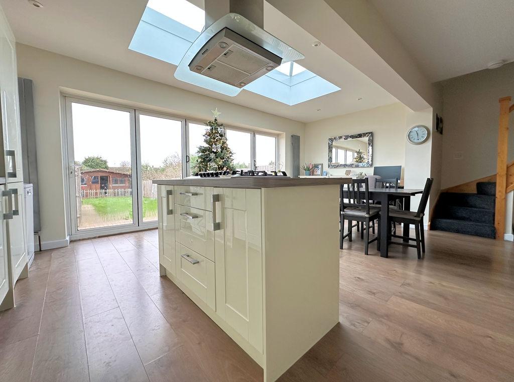 Kitchen/Dining Area