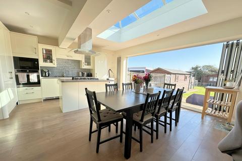 3 bedroom semi-detached house for sale, The Crossway, Fareham PO16